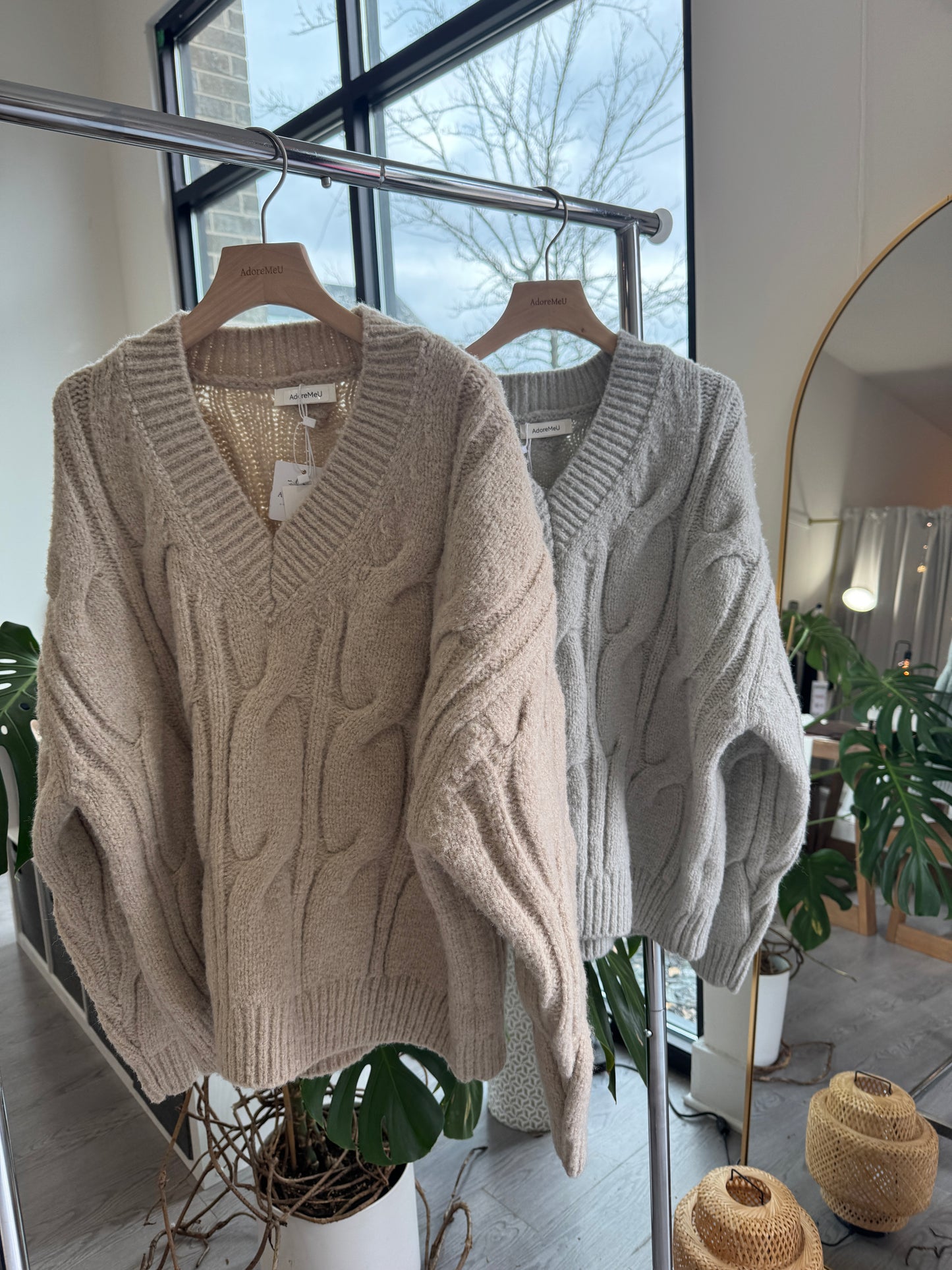 Wool Cable V Knit