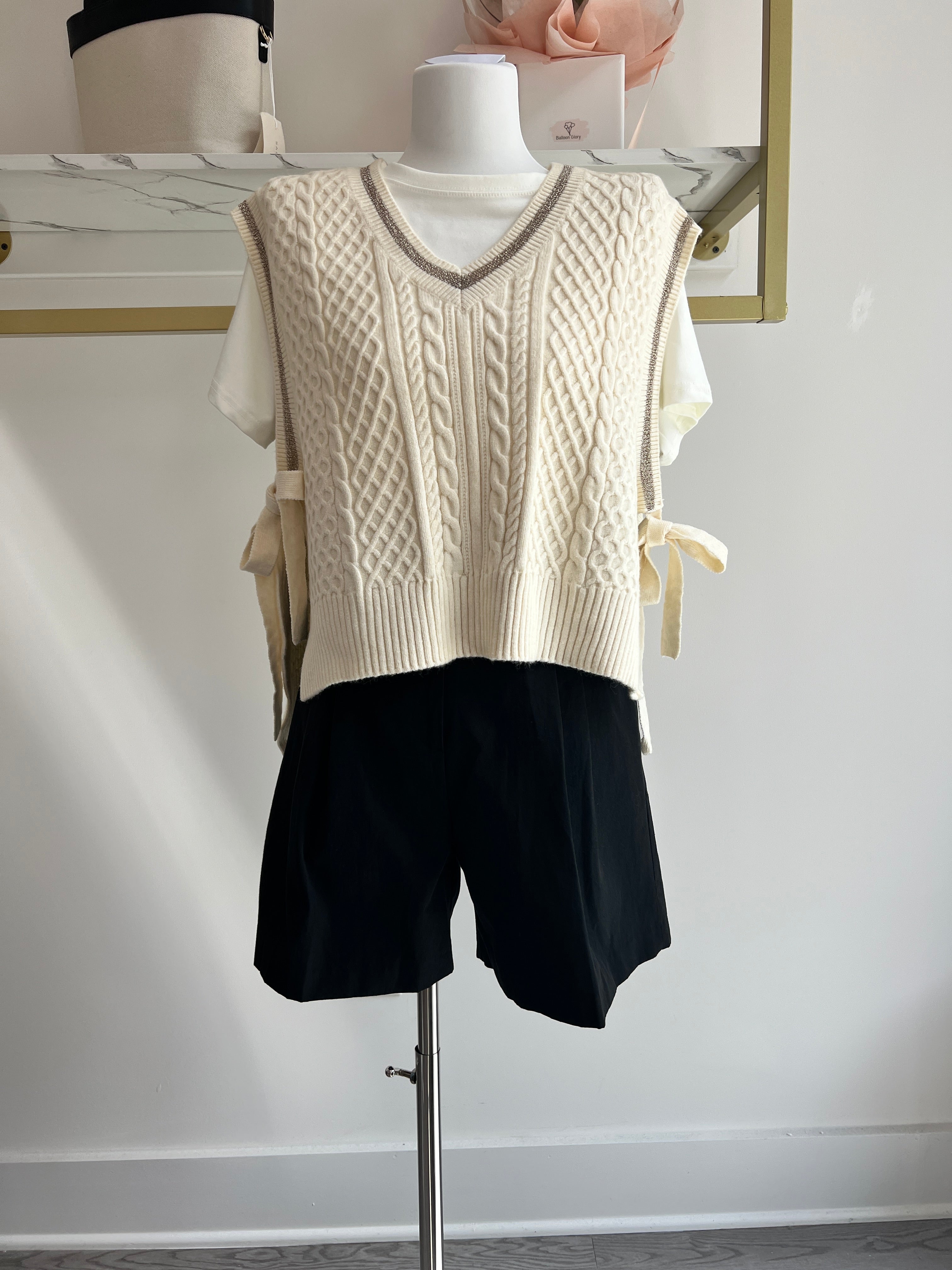 V neck Side Ribbon Knit Vest – AdoreMeU