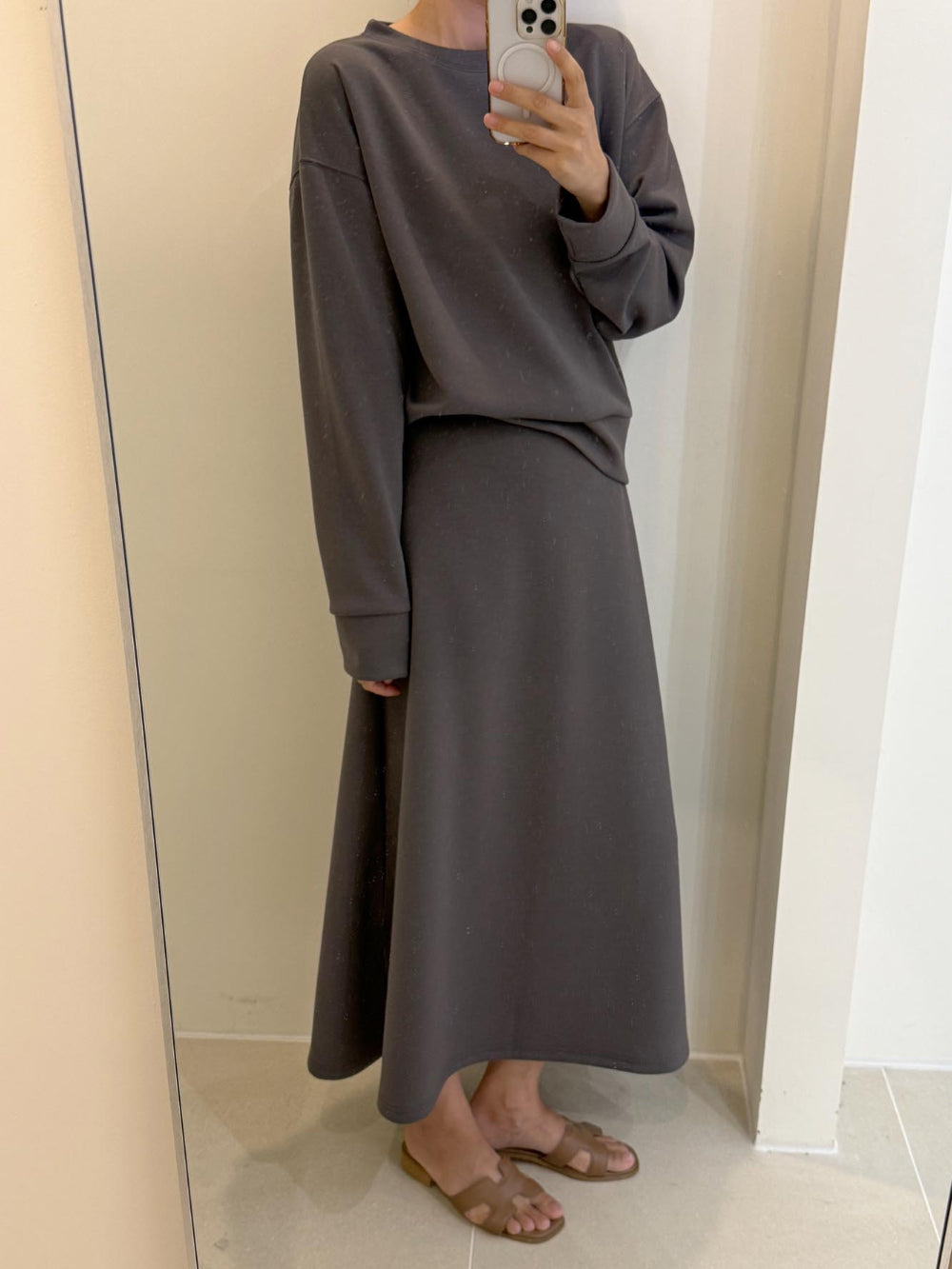 Sweatshirt & Long Skirt Set(~10/1)