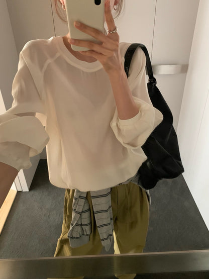 * Half blouse-style sweatshirt