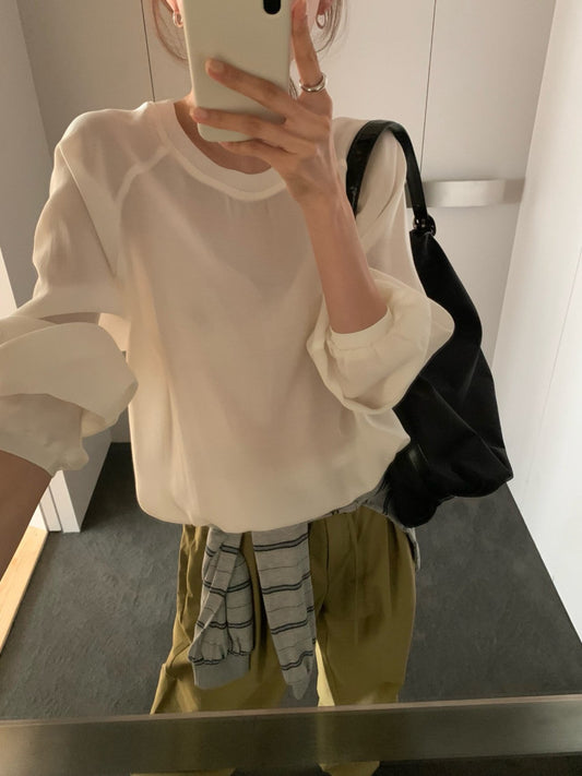 * Half blouse-style sweatshirt