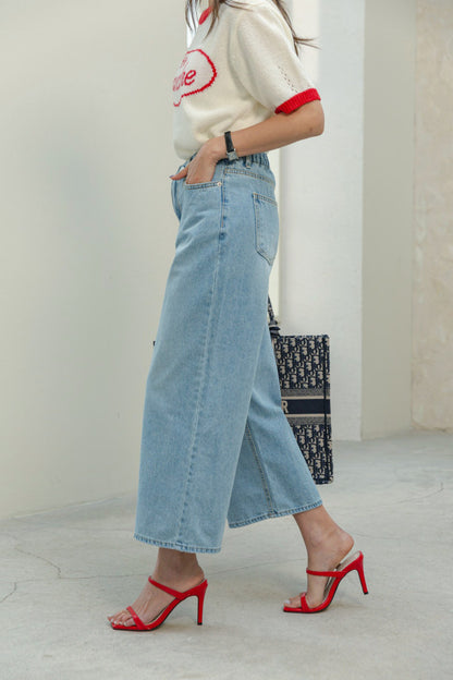 * Wide-Leg Cropped Jeans