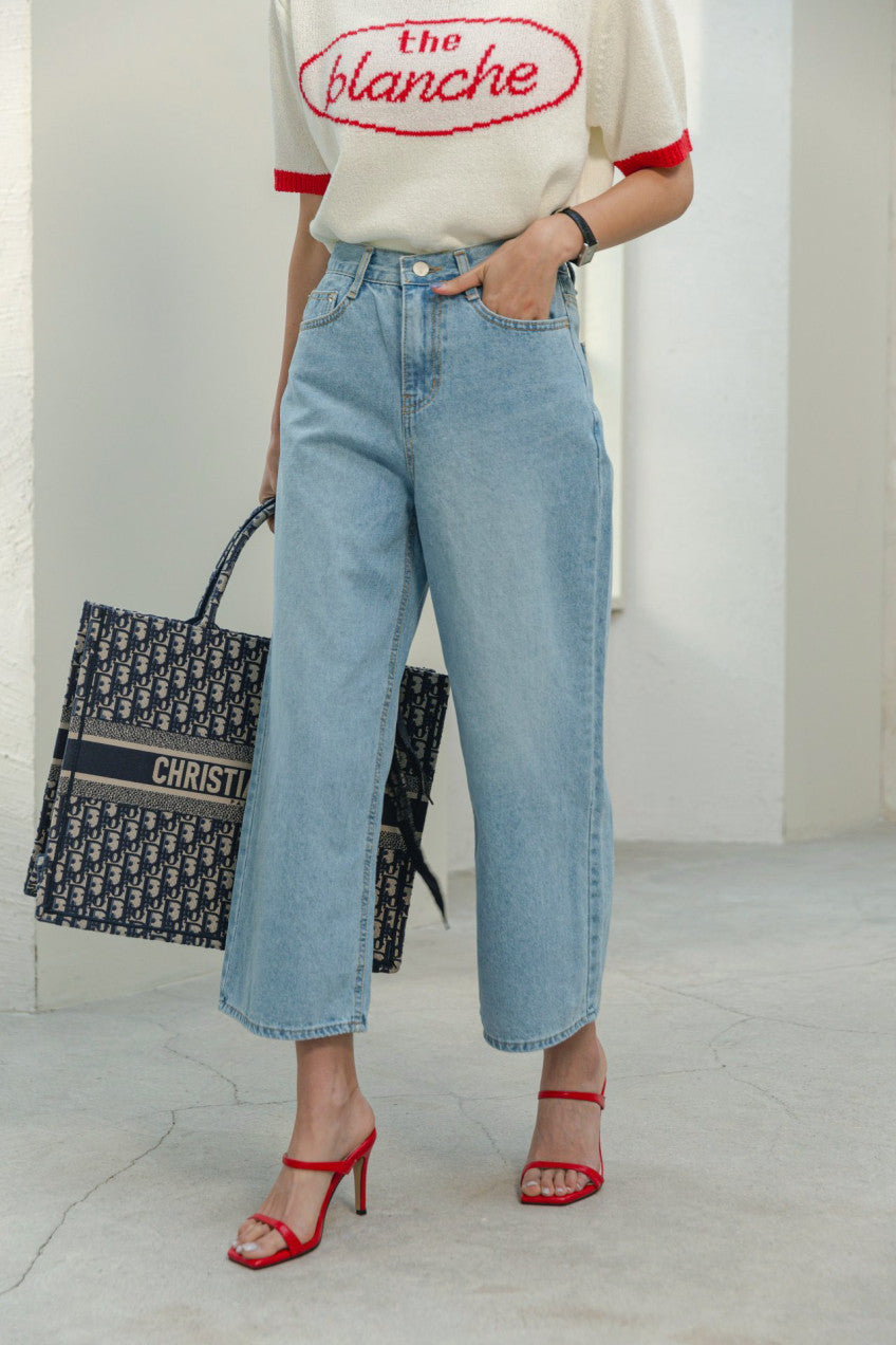 * Wide-Leg Cropped Jeans