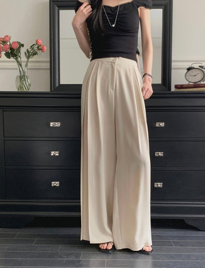 * Airy Pleated Wide Slacks