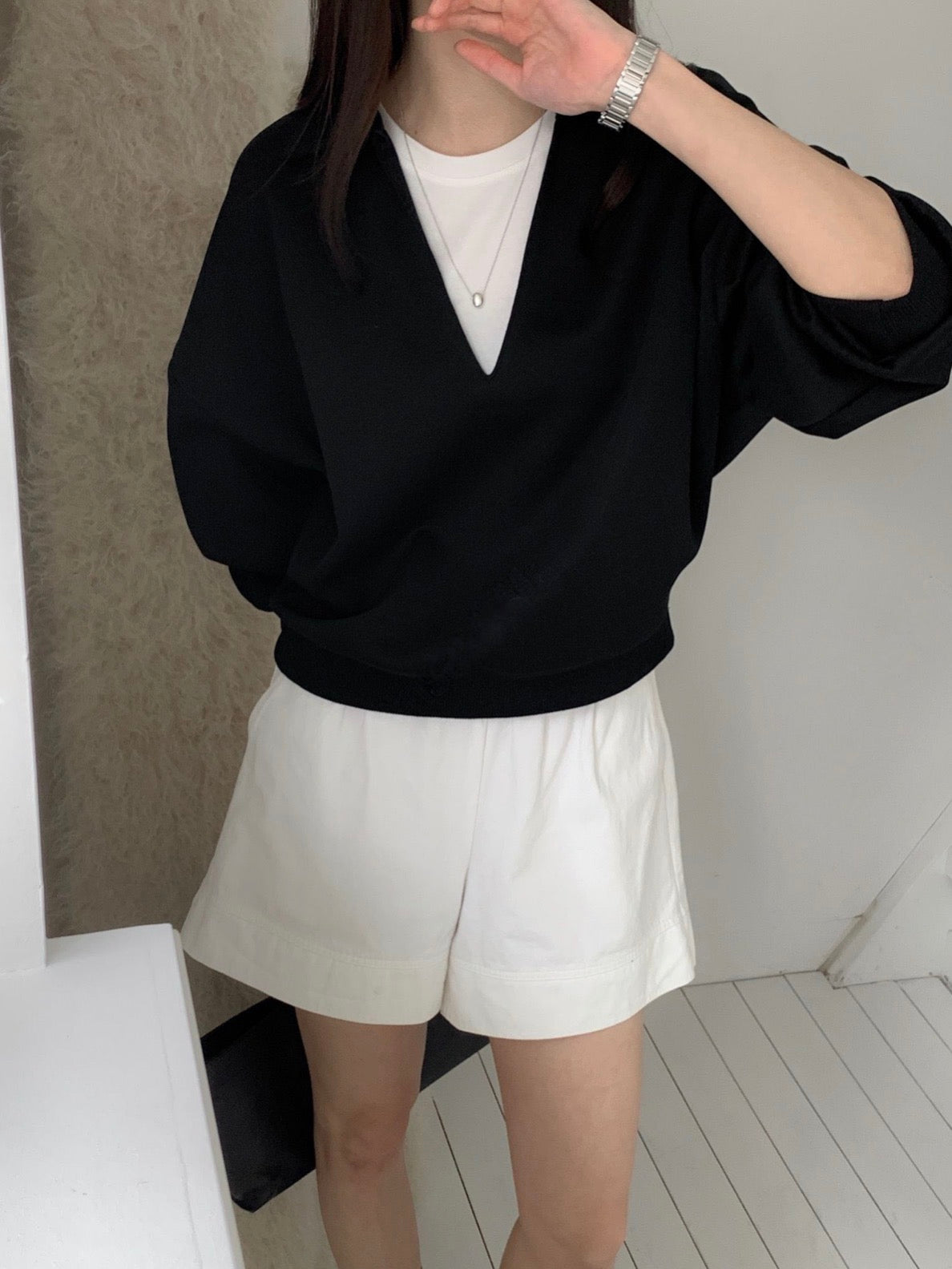 Foaming V-Neck Sweatshirt