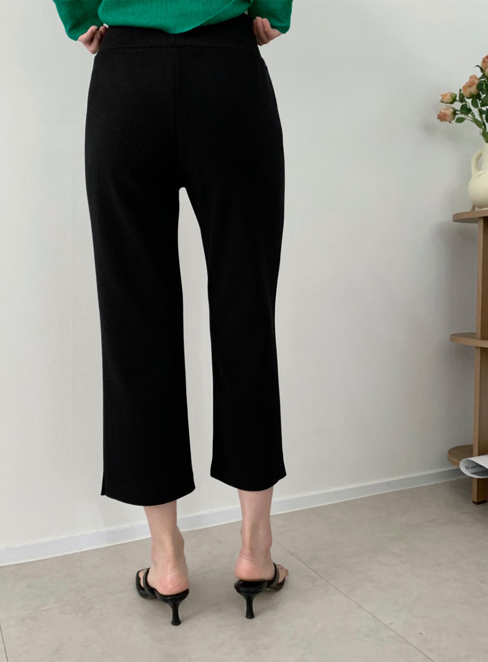 * Slim Capri Slit Pants
