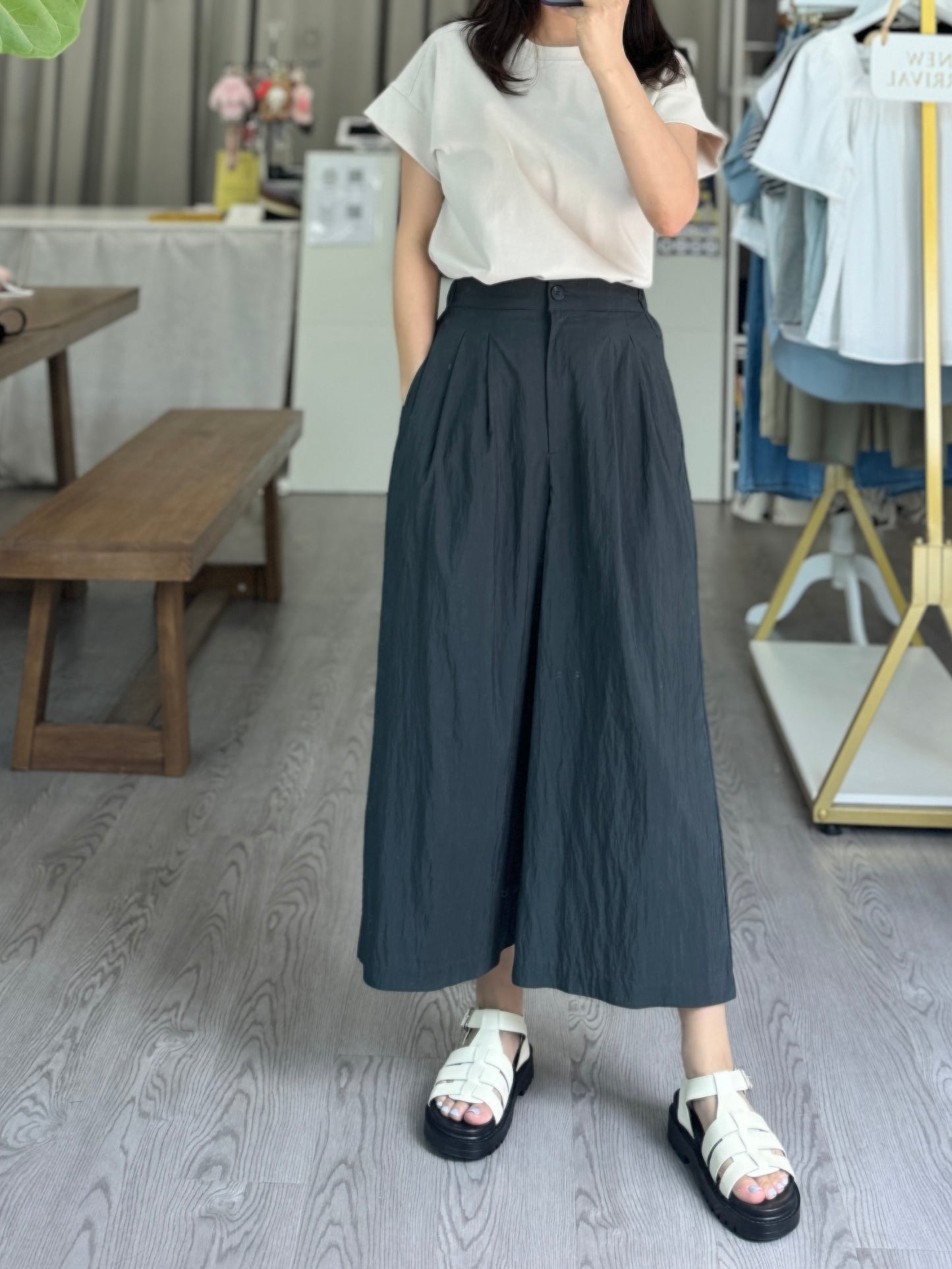 Light Ankle Banding Pants