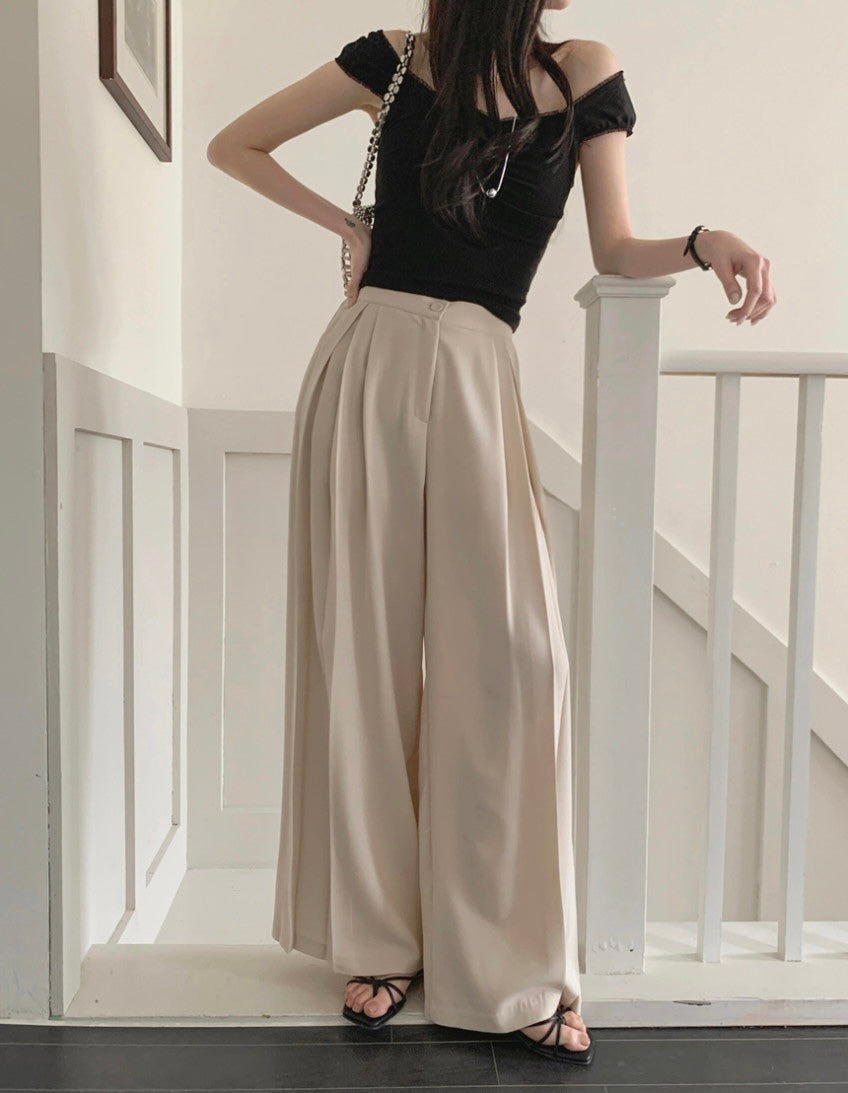 * Airy Pleated Wide Slacks