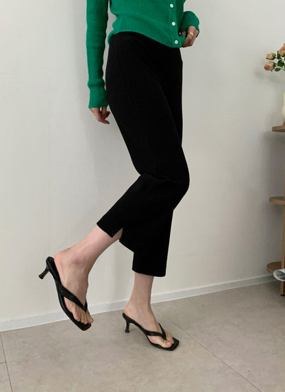* Slim Capri Slit Pants