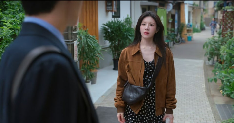 Cowhide Croissant Bag (Preorder)