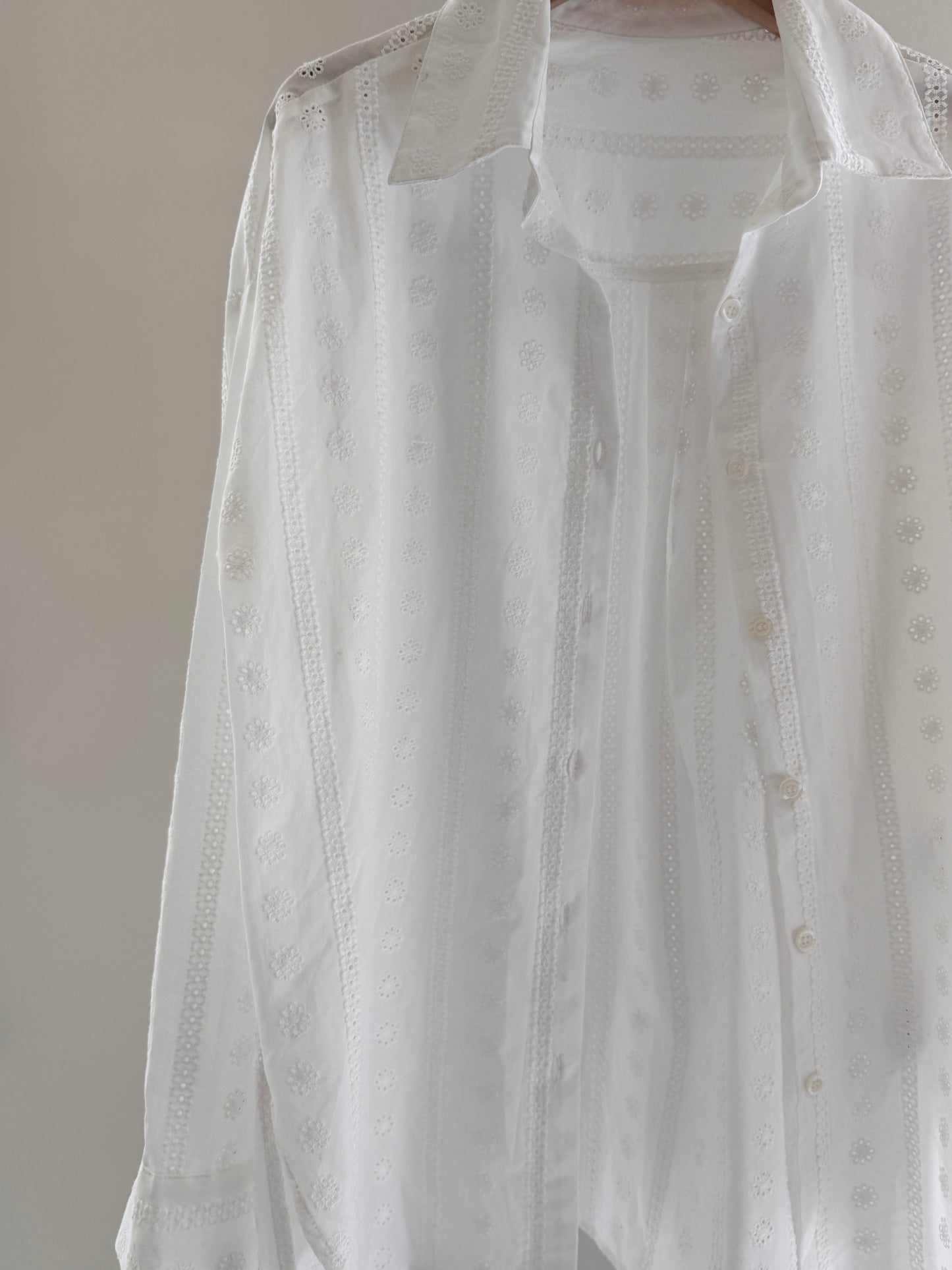 Lace Overfit Shirt(~3/29)