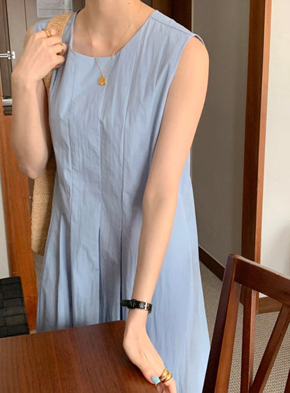 * Plain Pintuck Dress