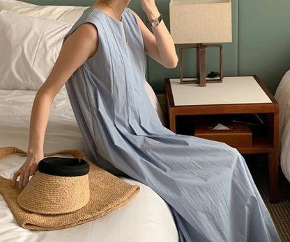 * Plain Pintuck Dress
