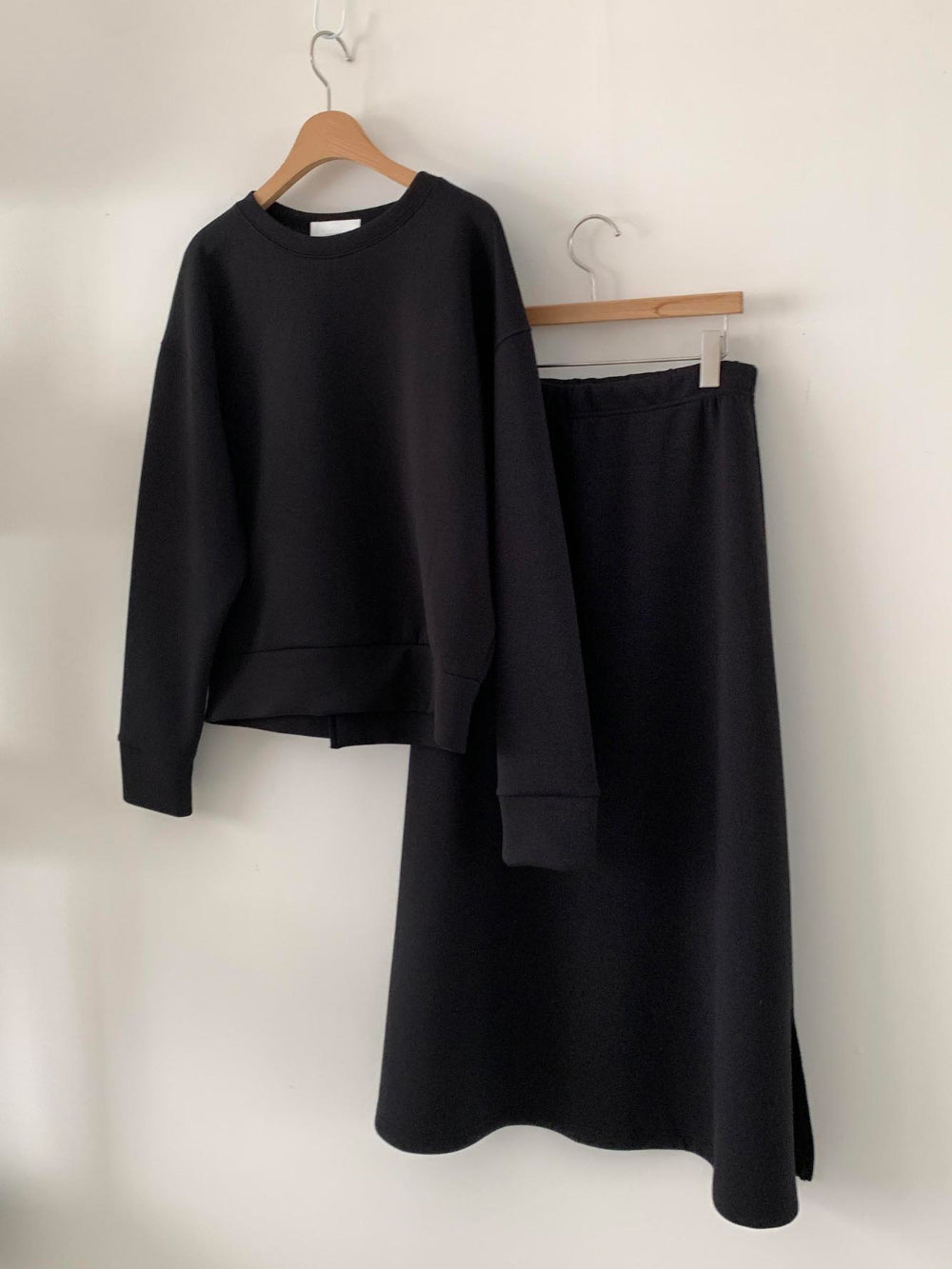 Sweatshirt & Long Skirt Set(~10/1)