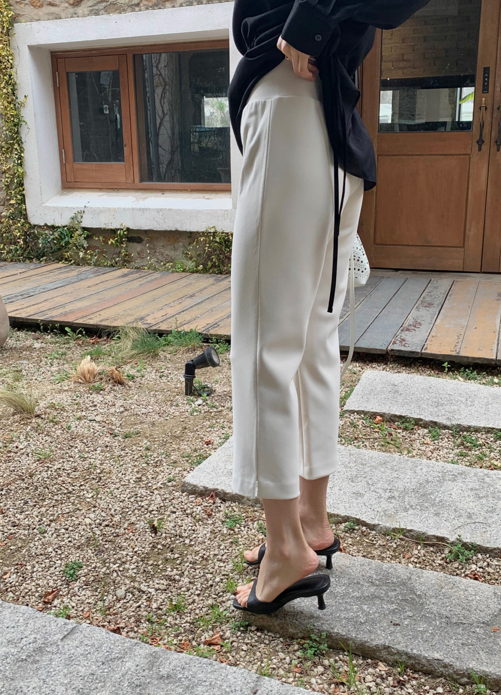 * Slim Capri Slit Pants