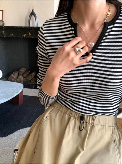 *스트라이프 브이 티셔츠