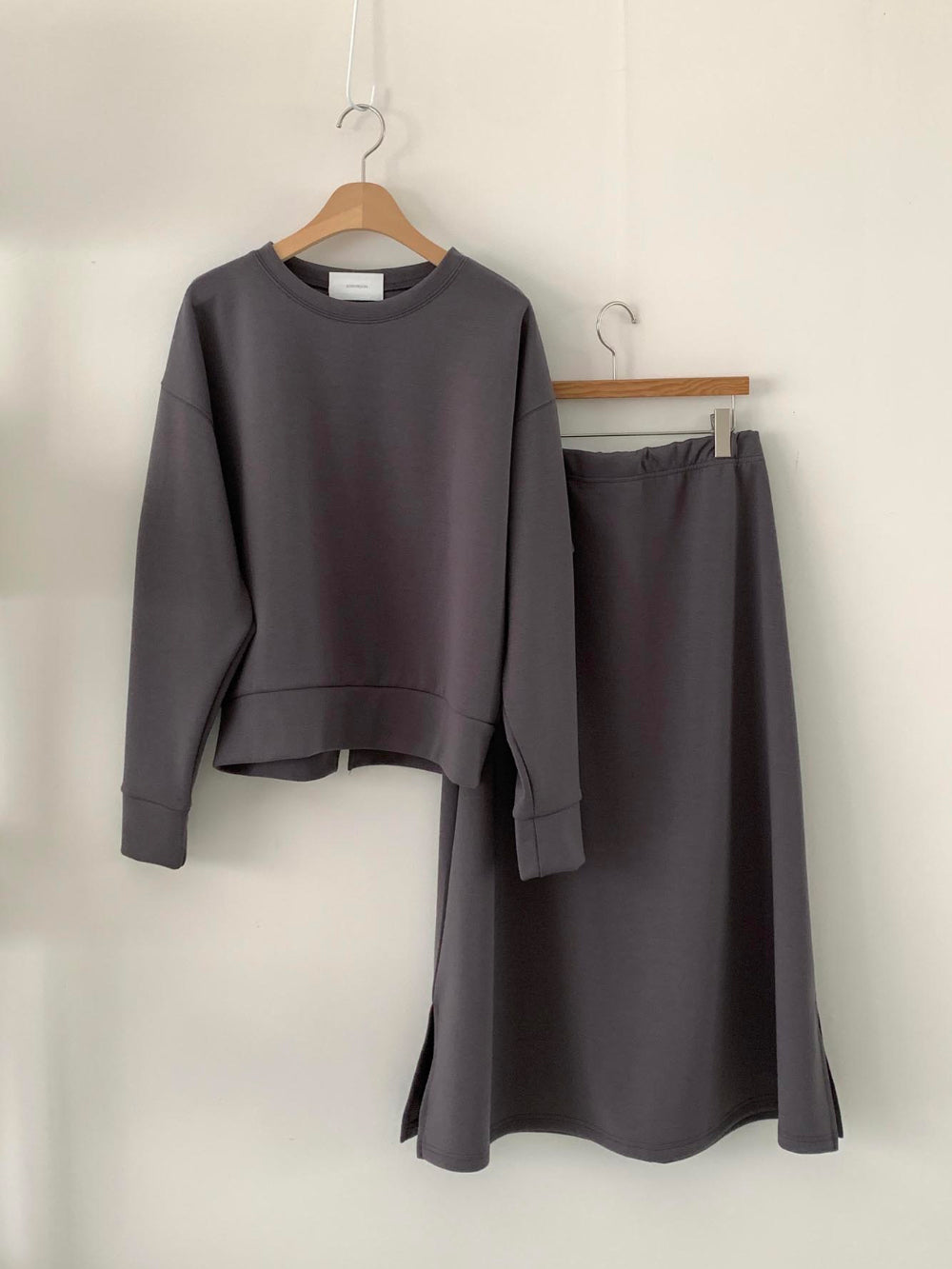 Sweatshirt & Long Skirt Set(~10/1)