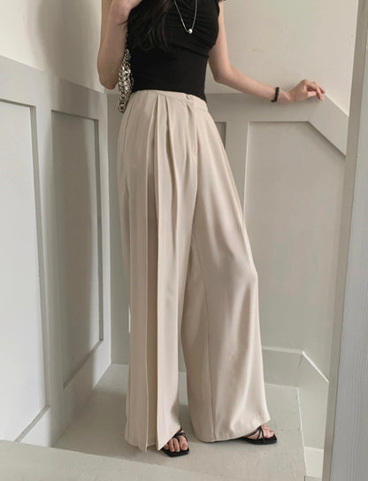 * Airy Pleated Wide Slacks