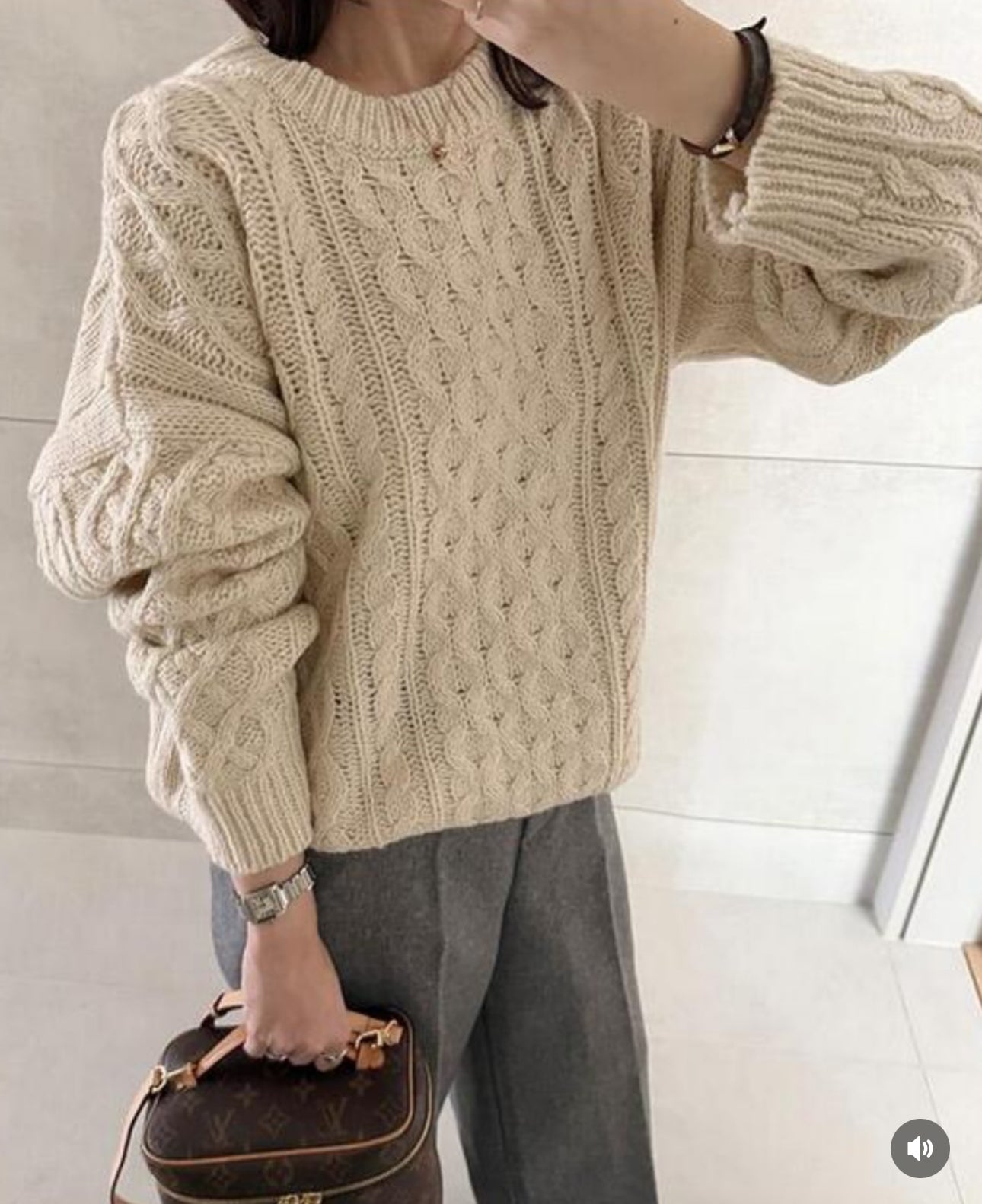 Round Neck Cable Knit