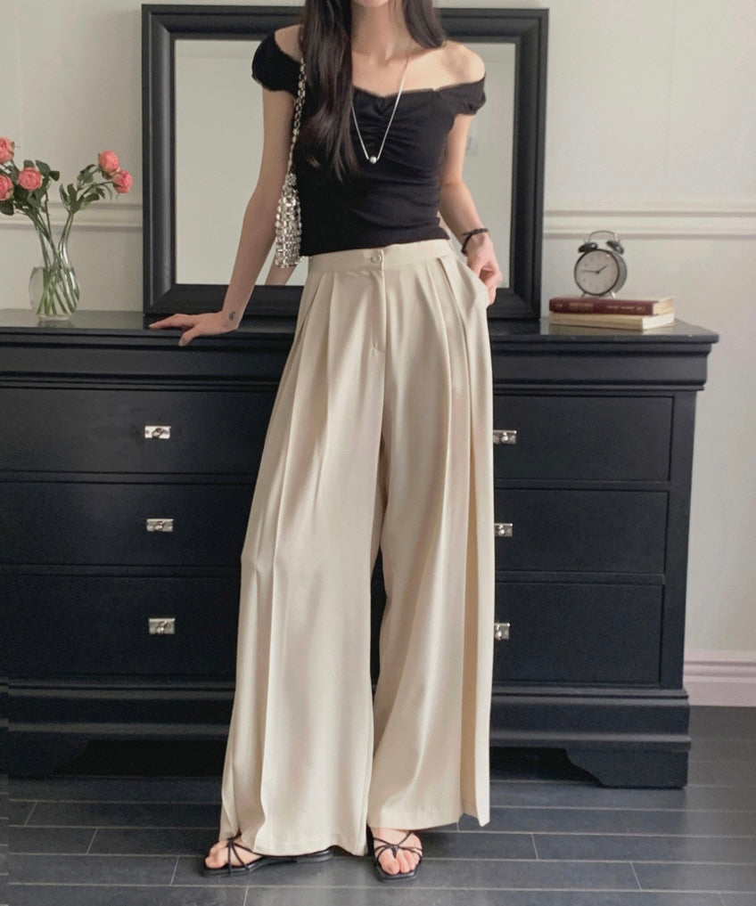 * Airy Pleated Wide Slacks