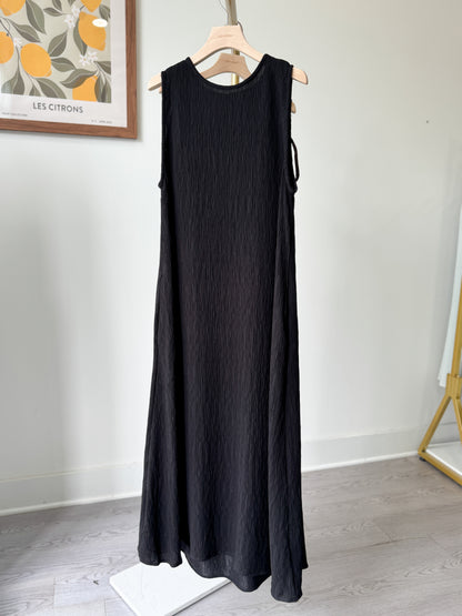 Titi Pleated Sleeveless Dress - AdoreMeU