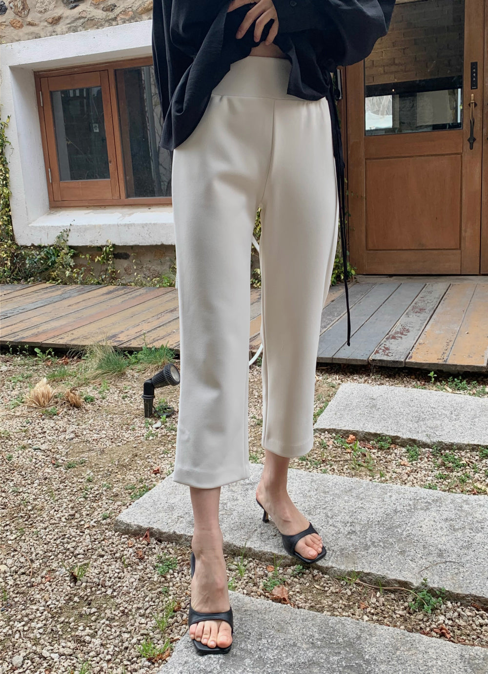 * Slim Capri Slit Pants