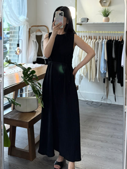 Titi Pleated Sleeveless Dress - AdoreMeU