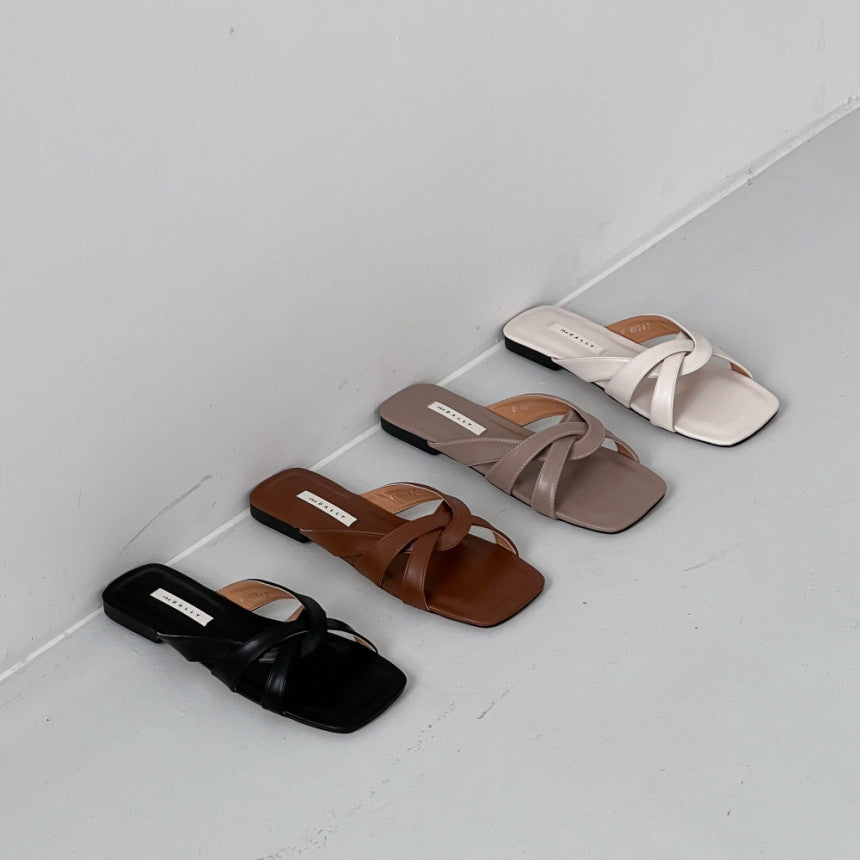 *Woven Strap Flat Slippers