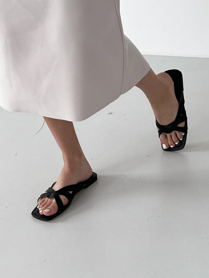 *Woven Strap Flat Slippers