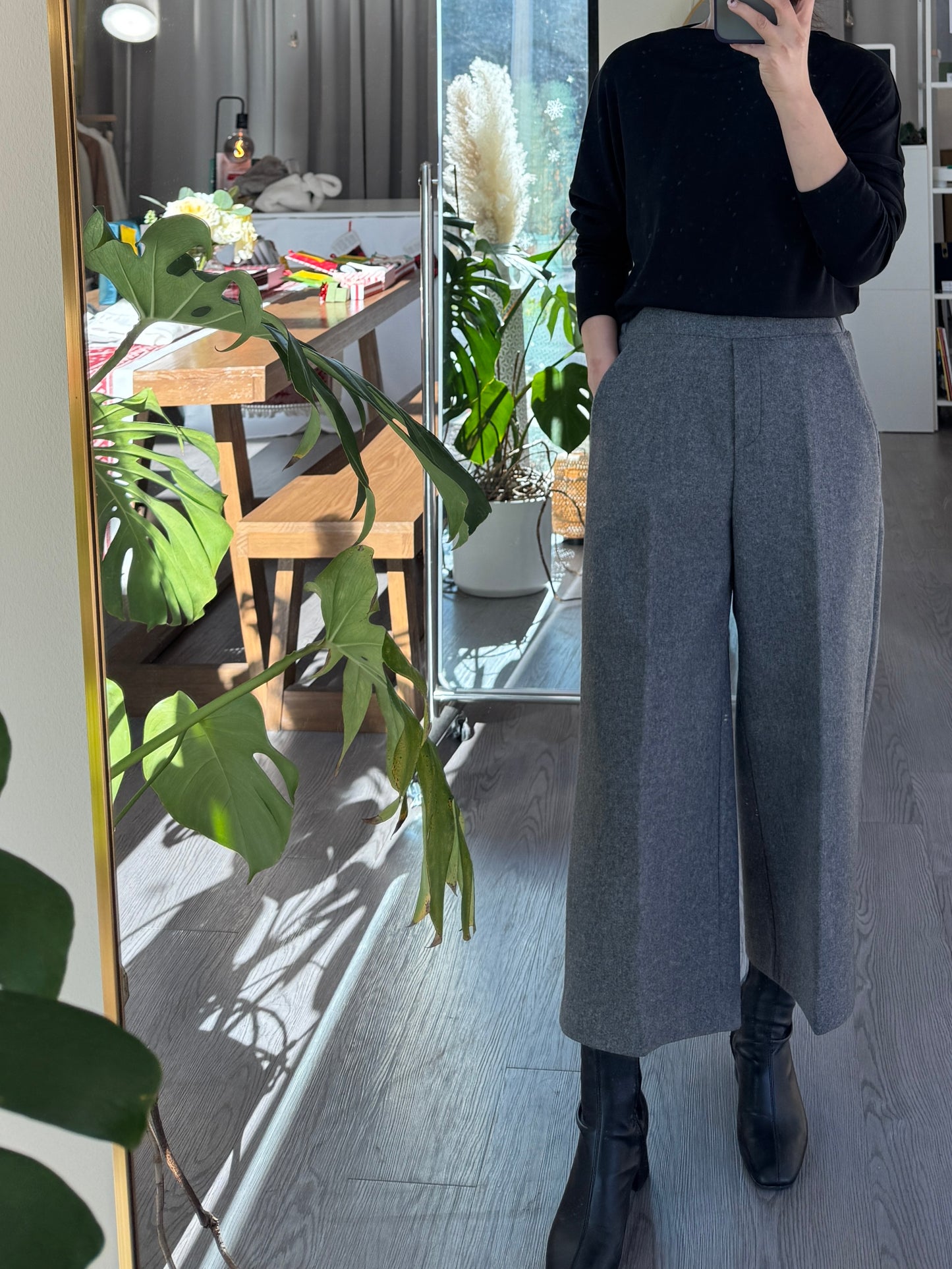 Crop Wool Pants