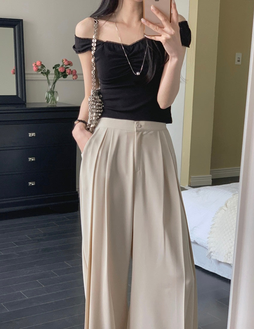 * Airy Pleated Wide Slacks