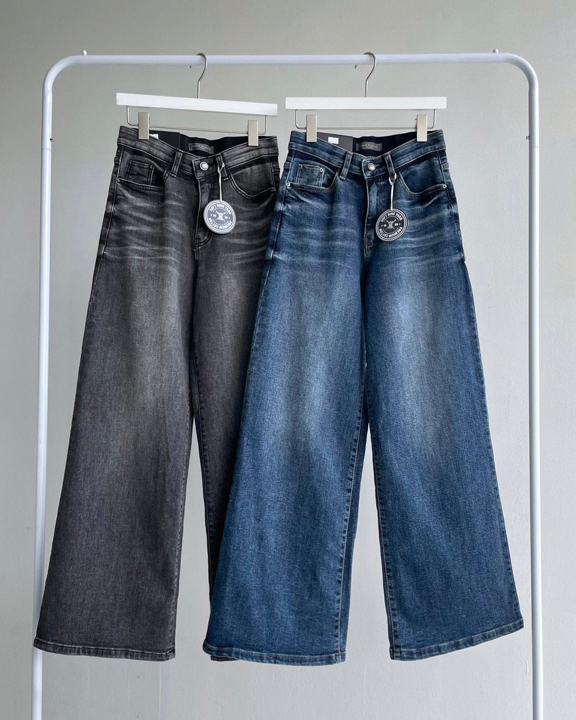 Banding Wide Flare Jeans (~9/5)