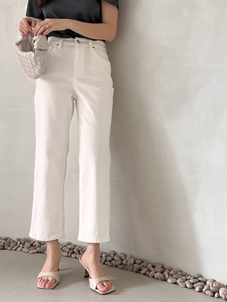 * Straight-leg cotton pants