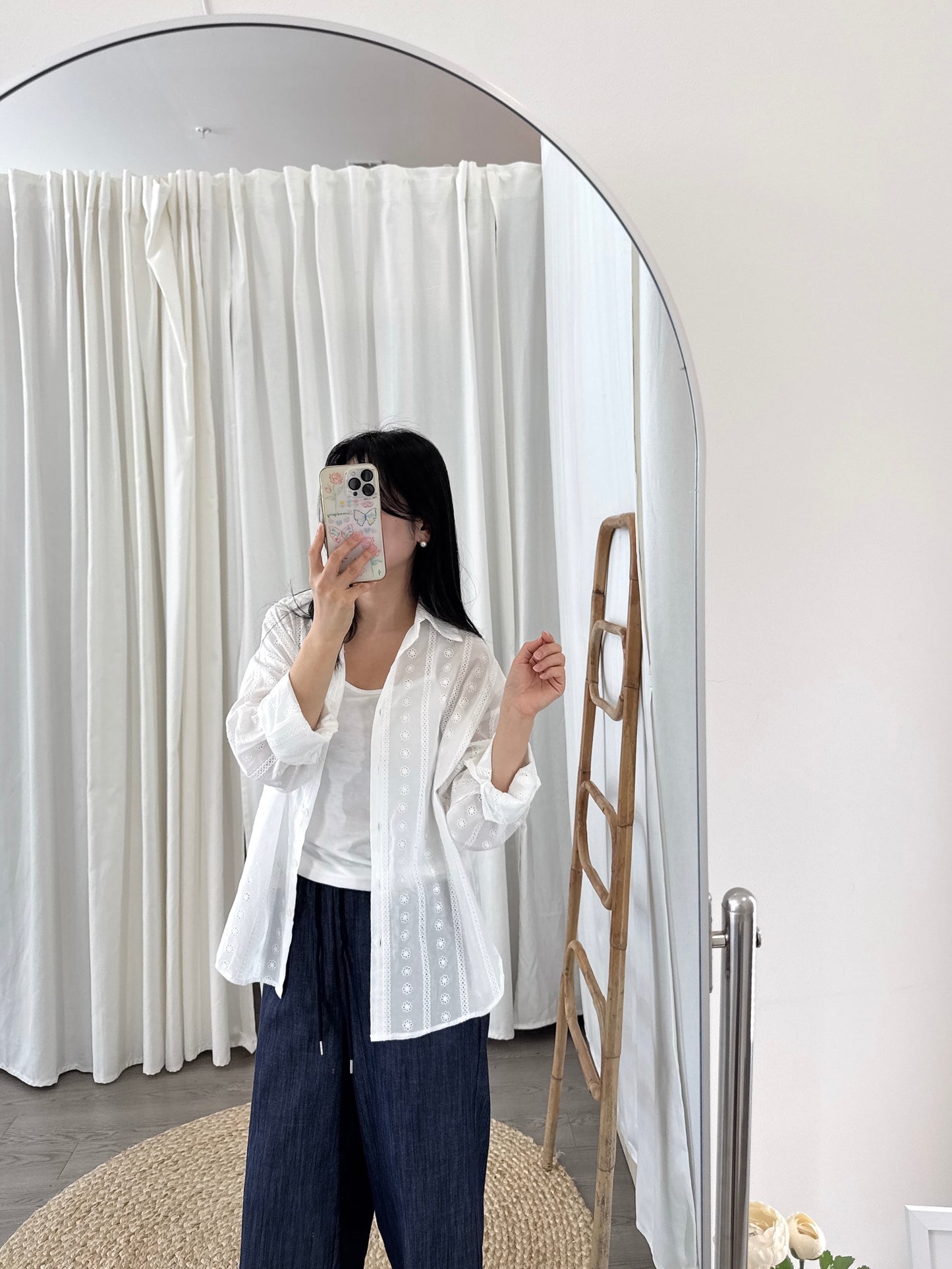 Lace Overfit Shirt(~3/29)