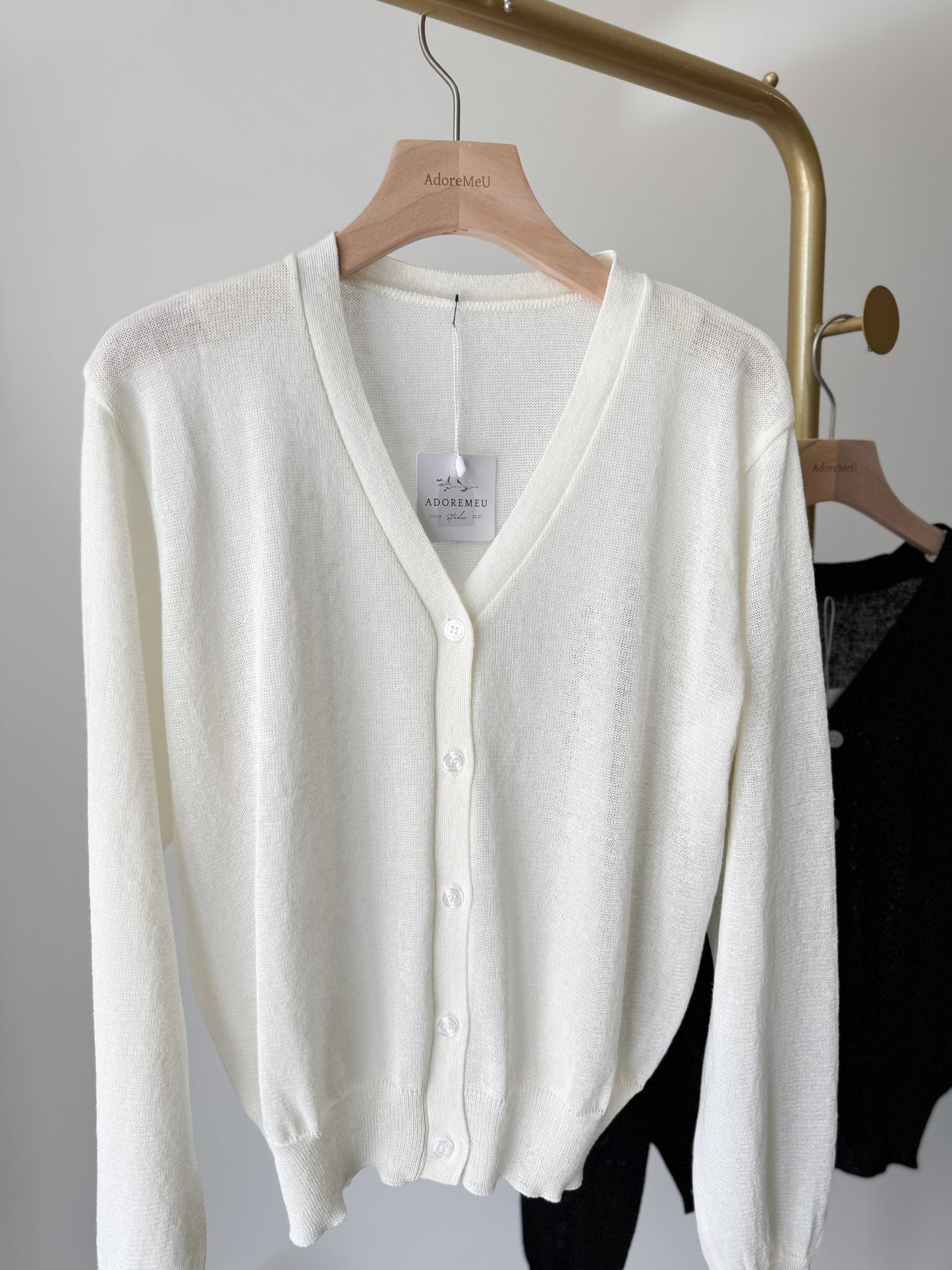 Linen V neck Cardigan (~5/19)