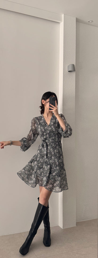 * Diagonal Ruffle Wrap Dress