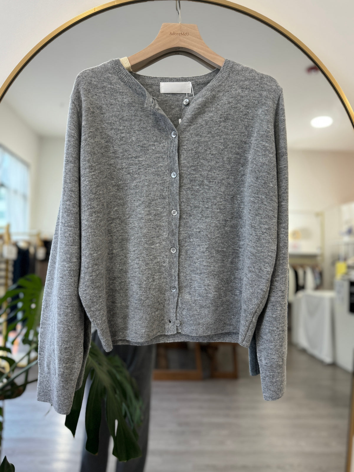 Round Neck Cardigan(~10/29)