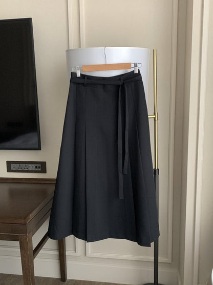 * Spring Pleated Skirt