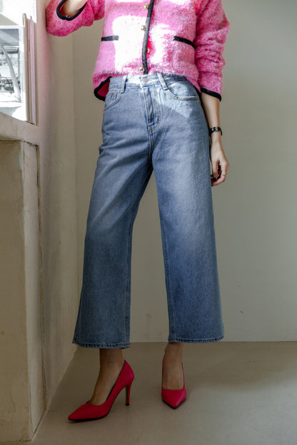 * Wide-Leg Cropped Jeans