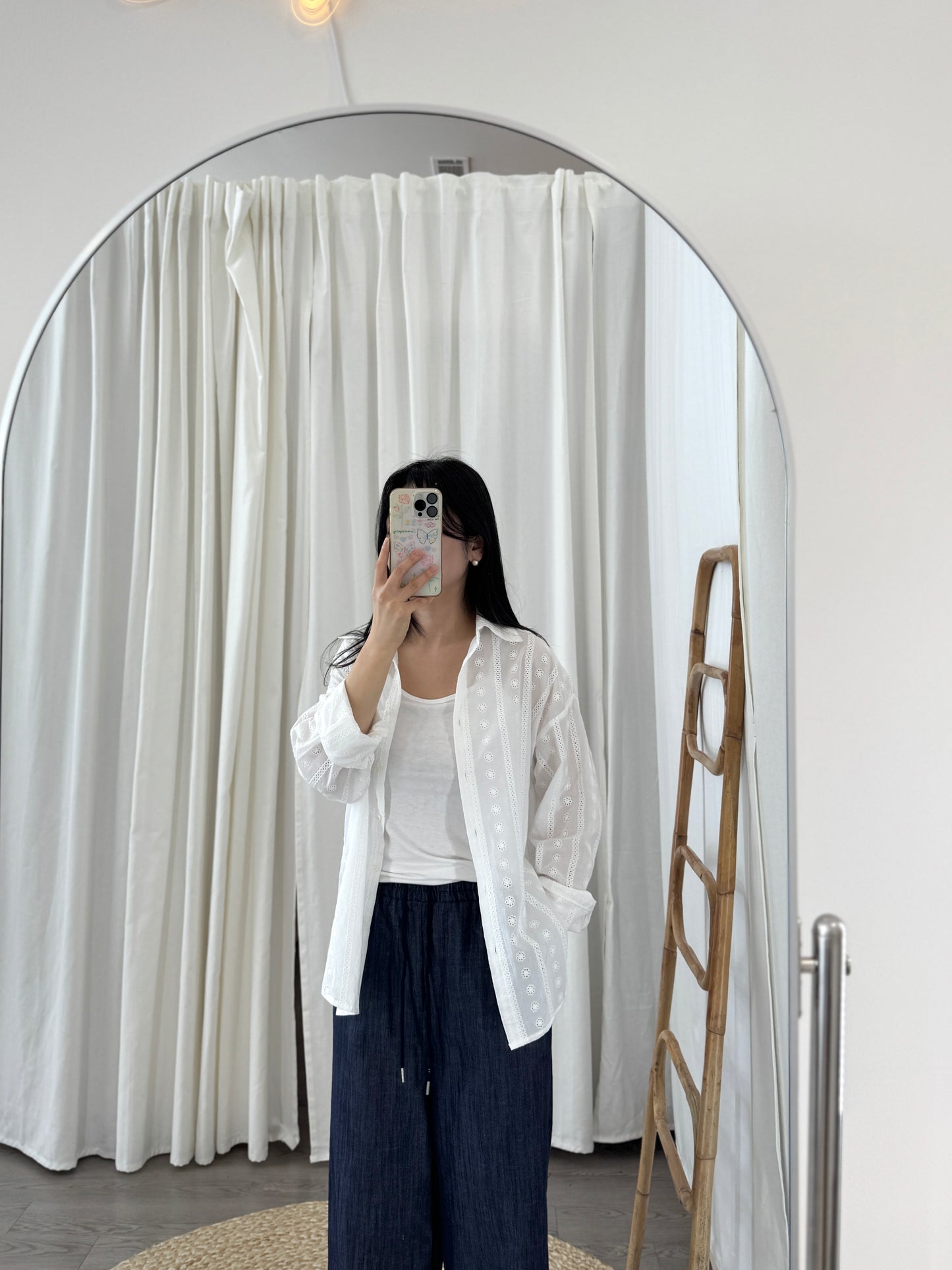 Lace Overfit Shirt(~3/29)