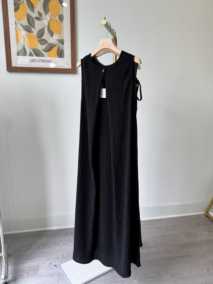 Titi Pleated Sleeveless Dress - AdoreMeU