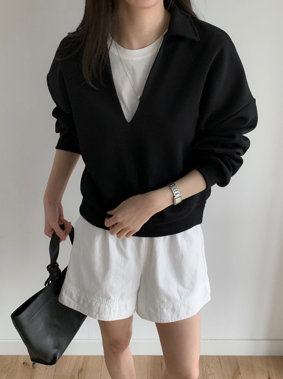 Foaming V-Neck Sweatshirt