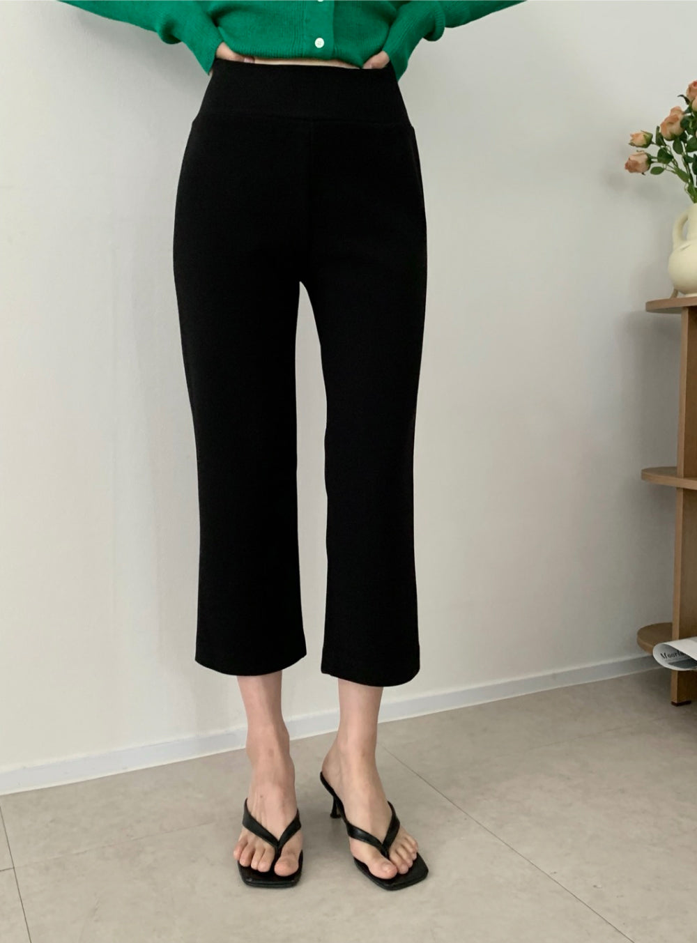 * Slim Capri Slit Pants
