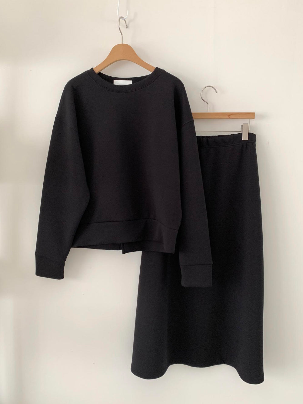 Sweatshirt & Long Skirt Set(~10/1)