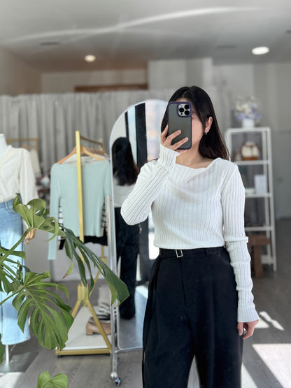 Wearing Knit - AdoreMeU