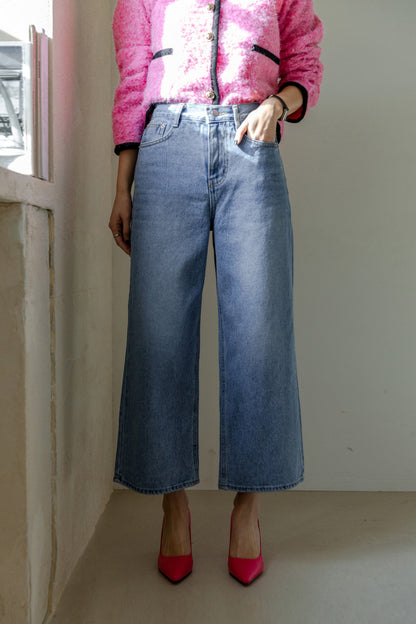 * Wide-Leg Cropped Jeans