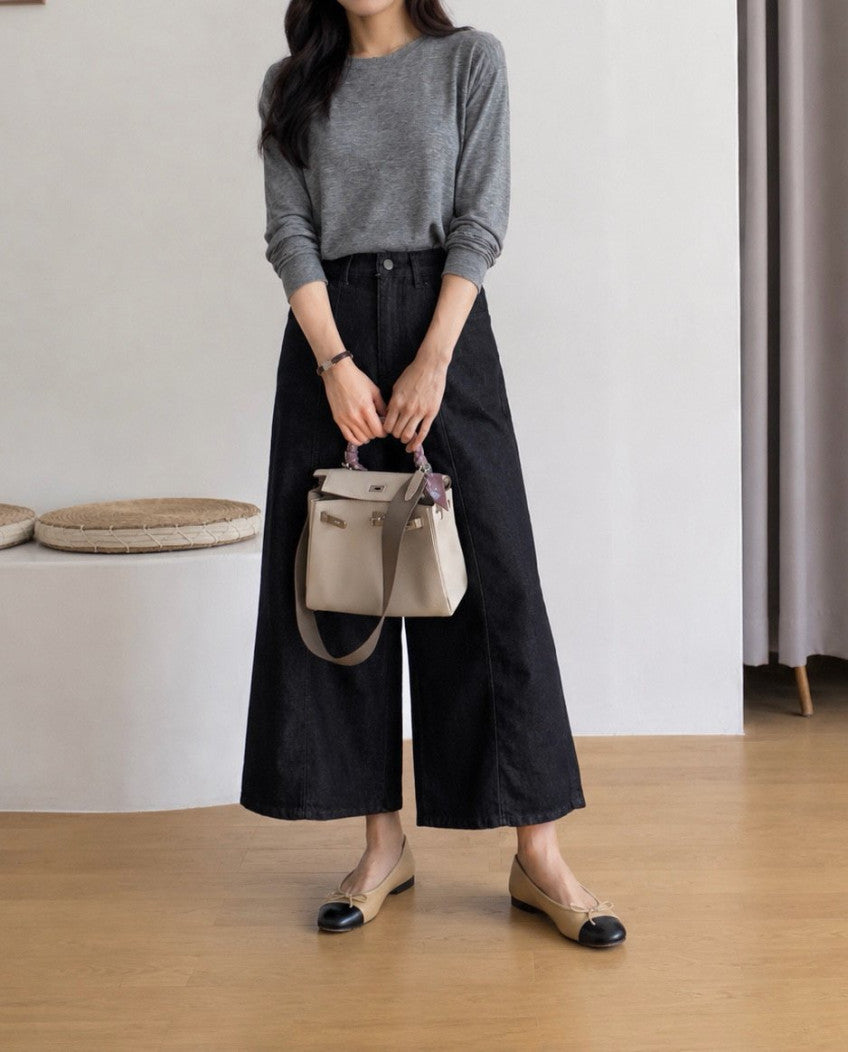 * Non-Fade Cropped Denim
