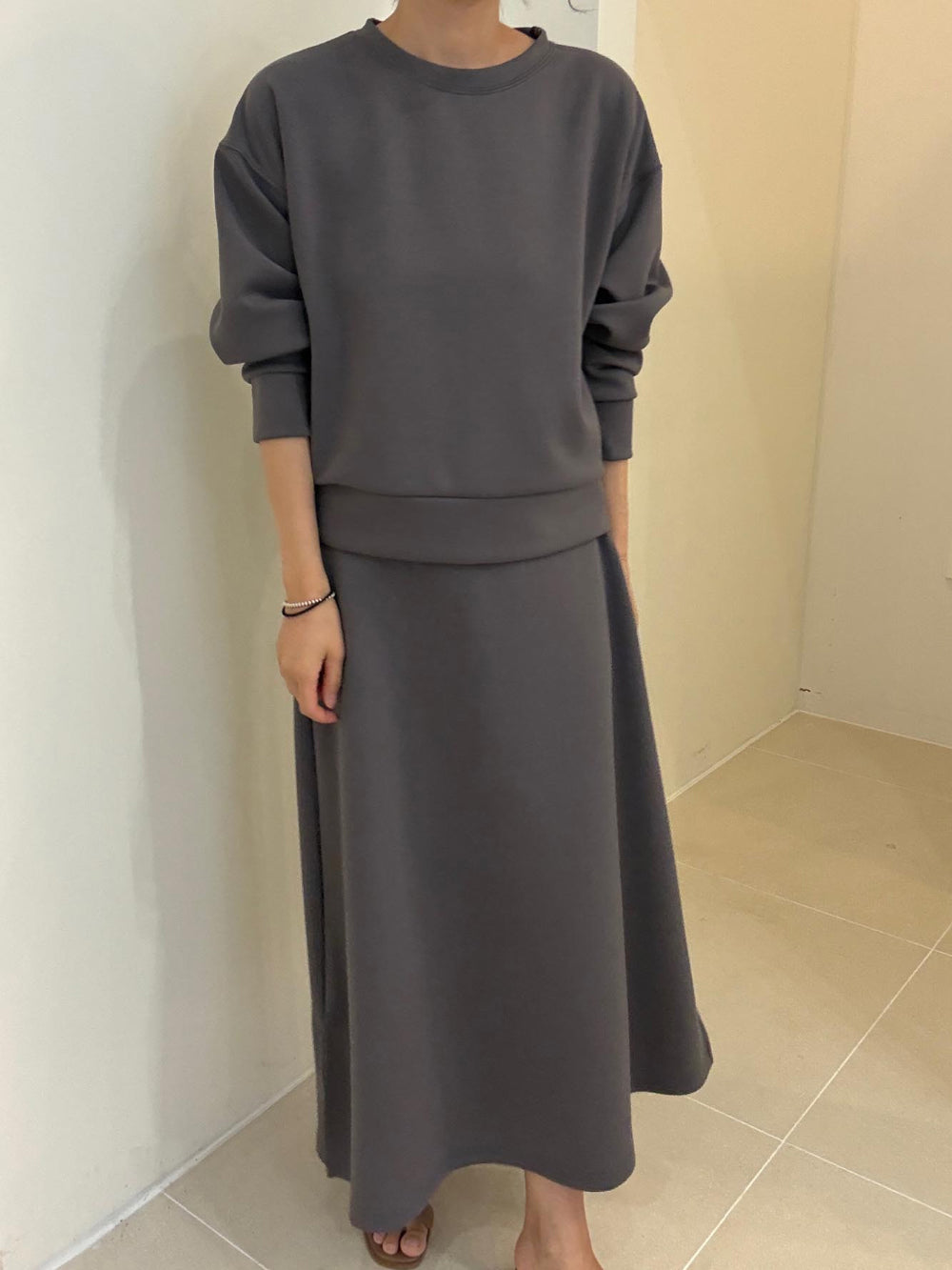 Sweatshirt & Long Skirt Set(~10/1)
