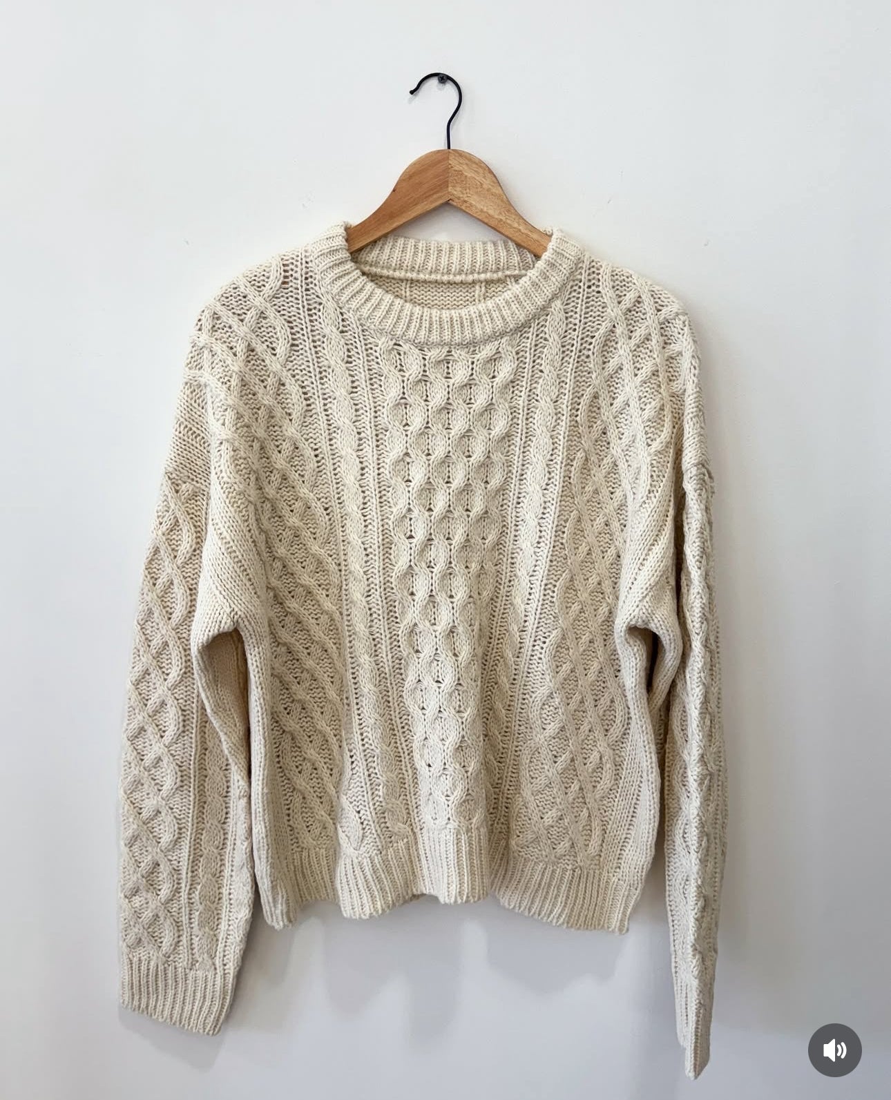 Round Neck Cable Knit