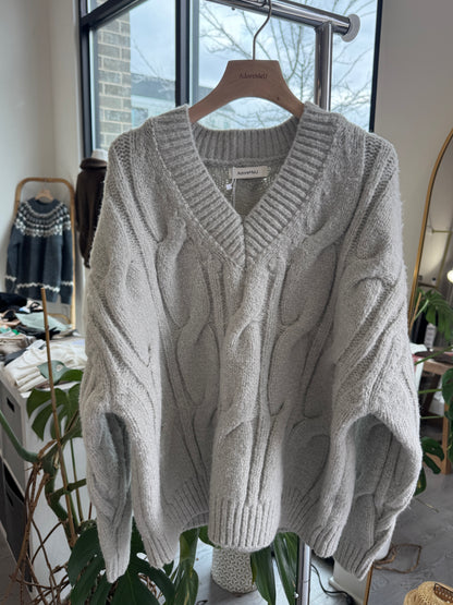 Wool Cable V Knit